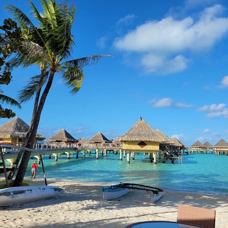 InterContinental Le Moana overwater bungalow